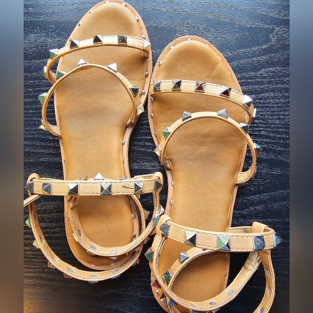 Nicole Miller Tan Spiky Studded Gladiator Sandals Women's Sz 6